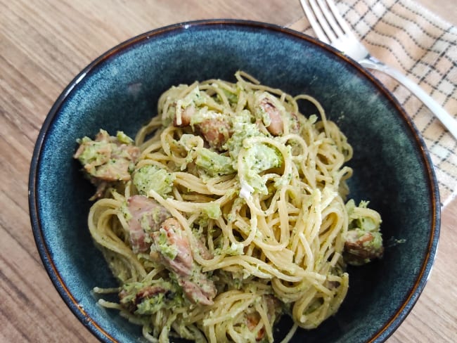 Spaghetti brocolis, ail et fines herbes