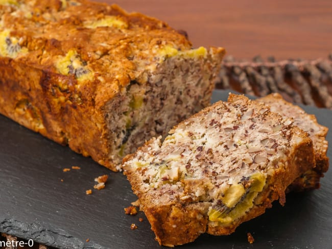 Gâteau du matin aux amandes, coco et kiwis