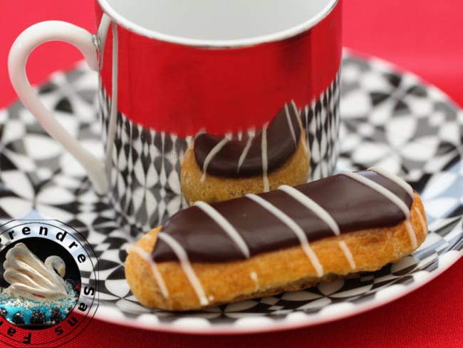 Minis éclairs au chocolat pour le dessert