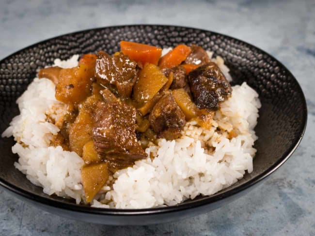 Curry japonais de boeuf, pommes de terre et carottes