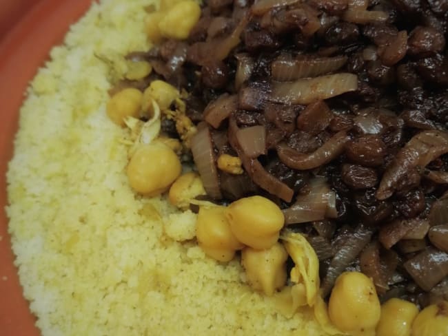 Couscous aux Raisins et Poulet Version Rapide