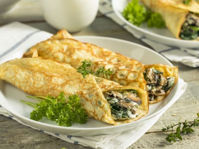 Crêpes aux champignons, épinards et fromage