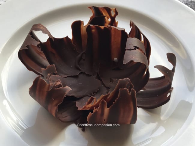 Fleur de nénuphar en chocolat facile à réaliser