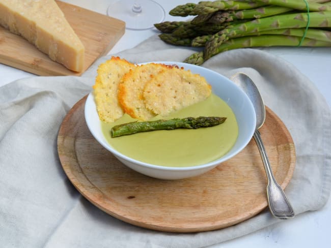 Crème d'asperges vertes au parmesan