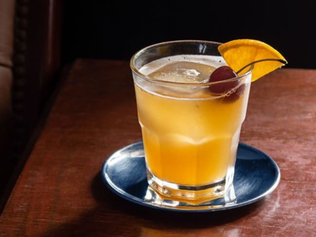 Cocktail Amaretto Sour : Amaretto, liqueur d'amande, blanc d’œuf et Angostura