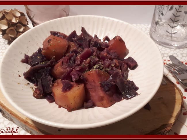 Chou rouge, pommes de terre et lardons