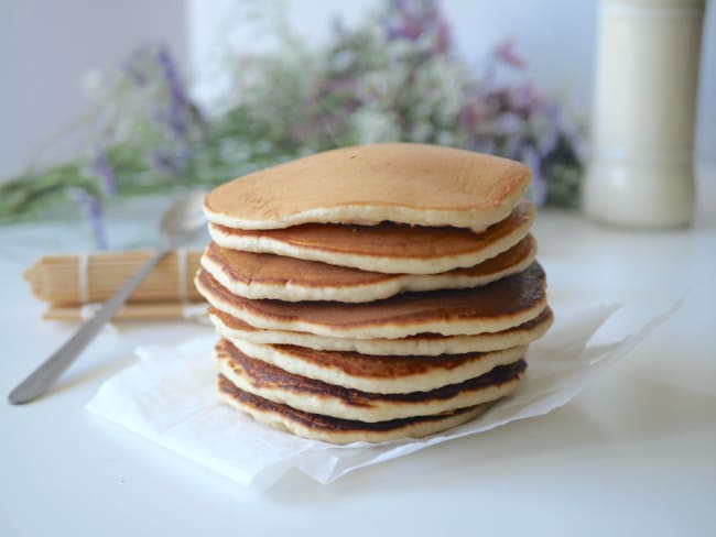 Pancakes fluffy vegan à la compote de pomme