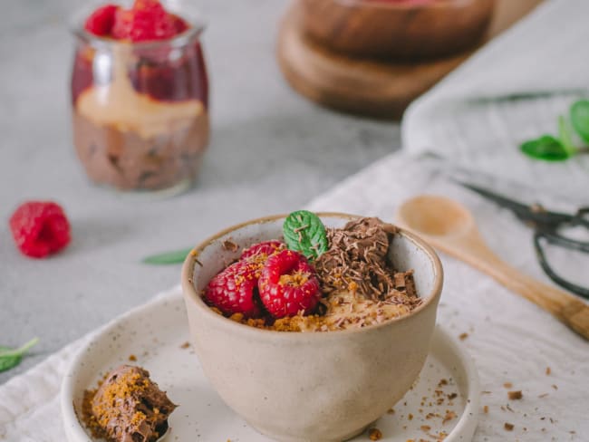 Verrine de mousse au chocolat et framboise