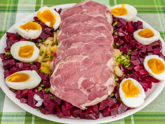 Salade de pommes de terre aux betteraves et museau de porc