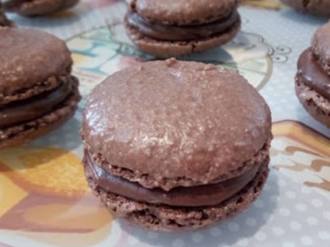 Les macarons au chocolat