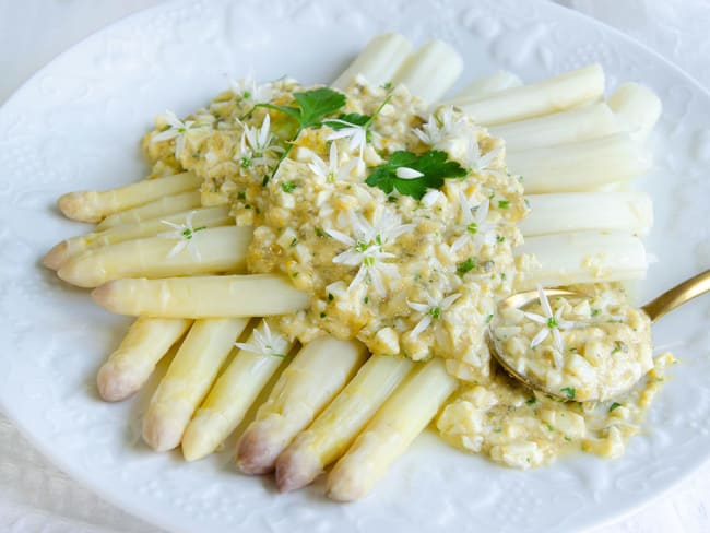 Asperges blanches sauce gribiche