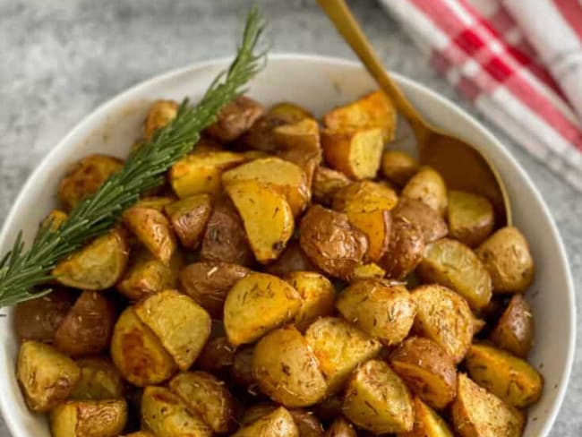 Pommes de terre rôties aux fines herbes et à l'ail