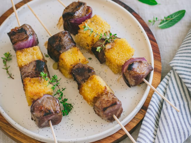 Brochette de canard mariné et fromage pané