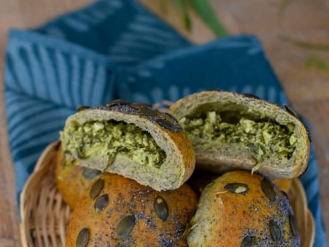 Buns farcis végétariens à l'il des ours et au fromage grec feta