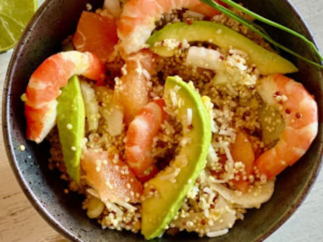 Salade de quinoa, crevettes, avocat, pamplemousse