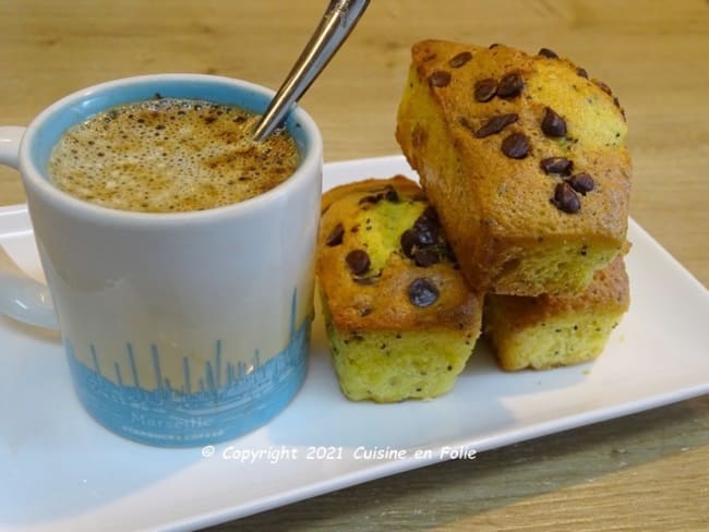 Petits gâteaux à l'orange sanguine, aux graines de pavot et aux pépites de chocolat