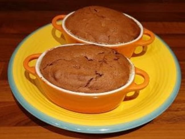 Soufflés au chocolat et aux griottes