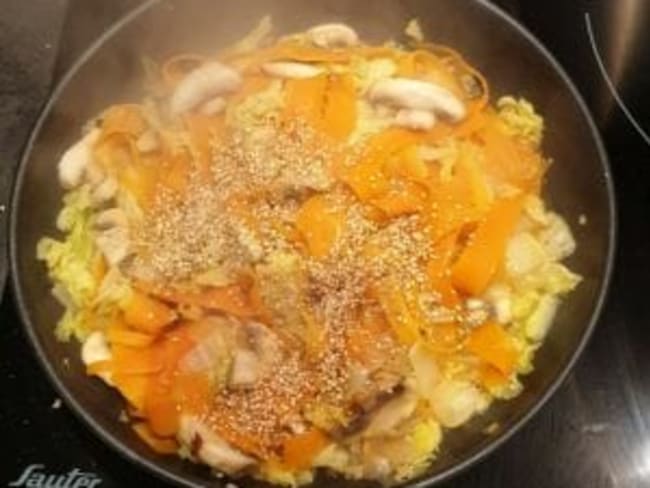 Recette de poêlée asiatique chou chinois, carotte, champignon