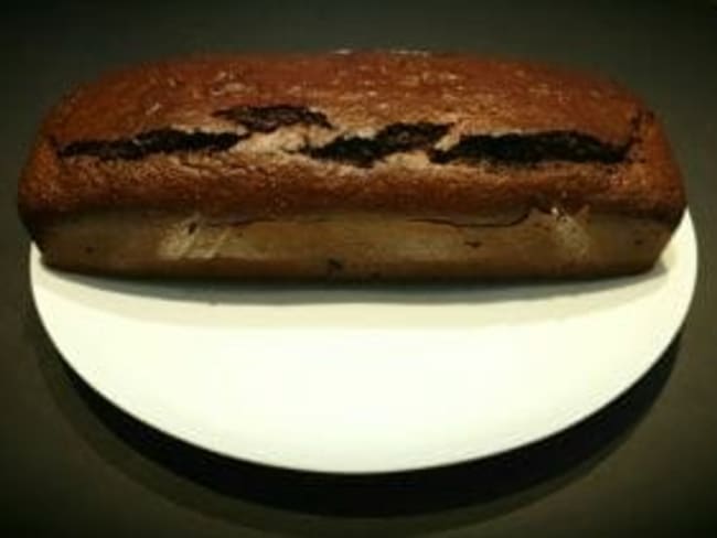 Cake moelleux aux noisettes et chocolat