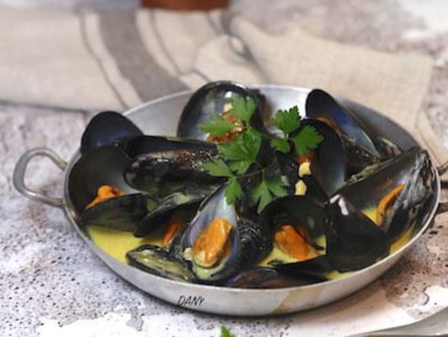 Moules à la crème de moutarde