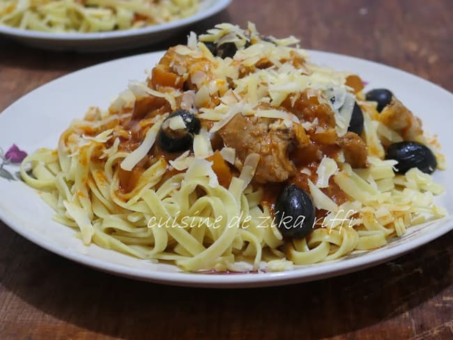 PÂTES LINGUINES SAUCE TOMATE À LA DINDE