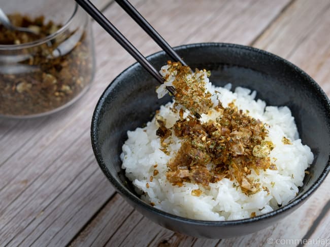 Condiment pour riz japonais