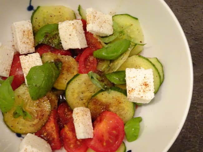 Salade de tomates à la Crescenza de chèvre