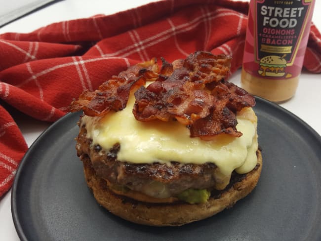 Hamburger au fromage à raclette