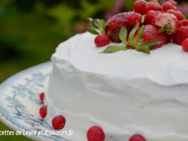 Fraisier à la vanille, gâteau fourré à la chantilly mascarpone et aux fraises