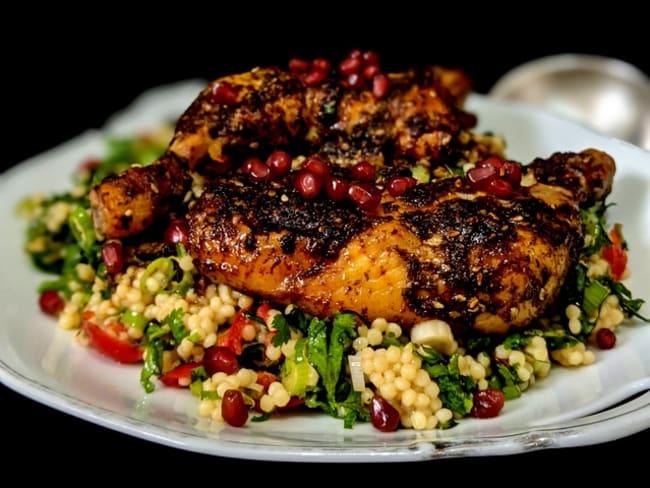 Poulet za'atar et taboulé maftoul.