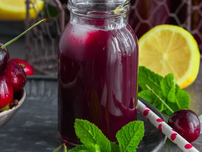 boisson rafraichissante d’été limonade aux cerises