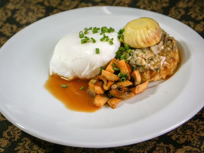 Oeuf poché forestière aux champignons de Paris ou de cueillette