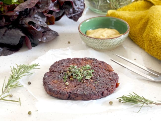 Steaks vegan simili-carnés soja et blé