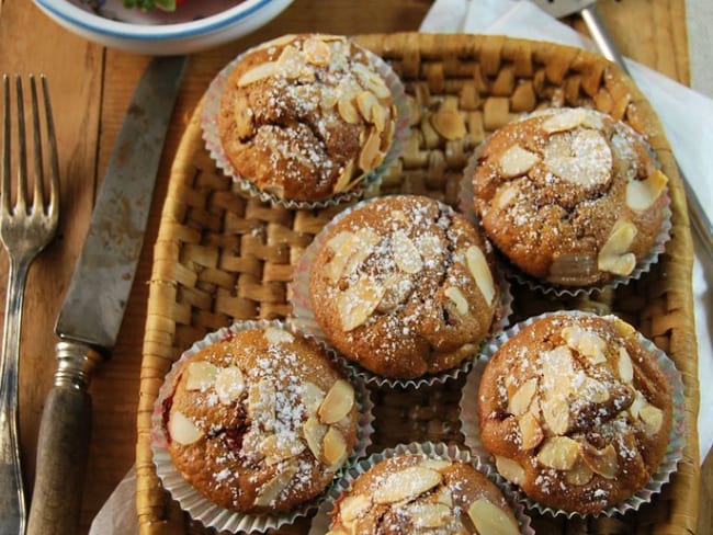 Muffins aux fraises, pomme et amandes