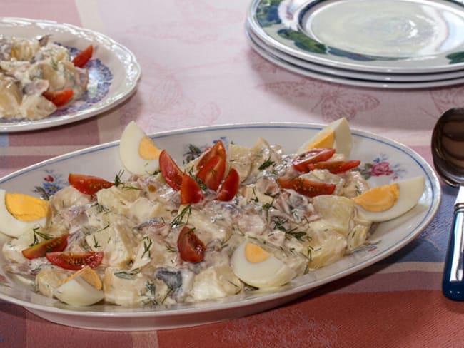 Salade de pommes de terre au hareng comme en Russie