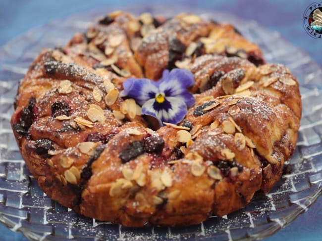 Brioche tressée aux cerises