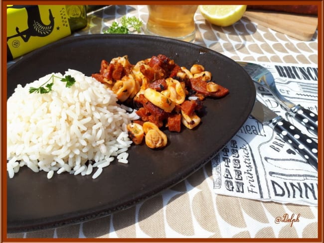 Anneaux d’encornets marinés au chorizo à la plancha