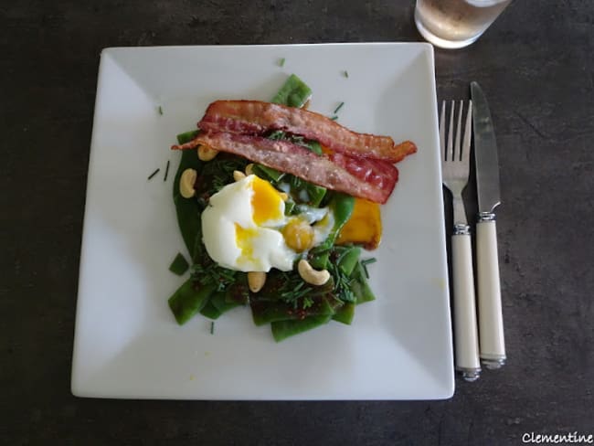 Salade de haricots plats aux œufs mollets