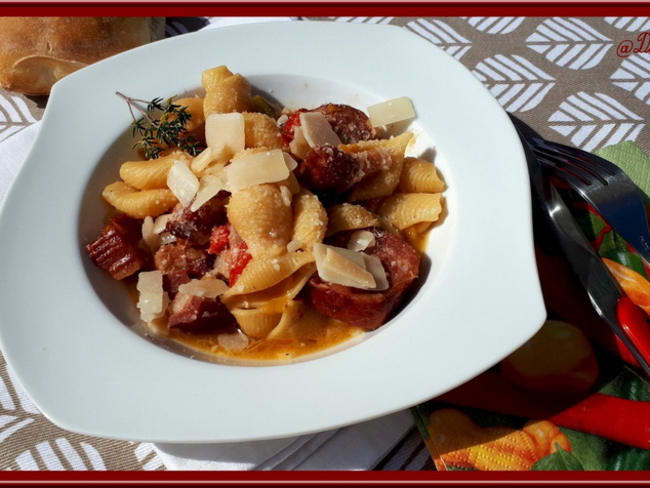 One pot pasta aux saucisses sauce aux poivrons