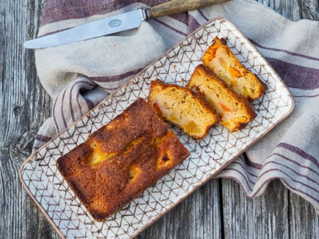 Gâteau moelleux aux abricots et aux pêches