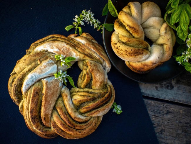 Pain tressé au pesto d’amandes