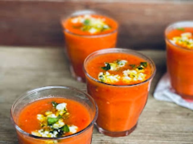 Gaspacho glacé de tomates et pastèque, feta et basilic