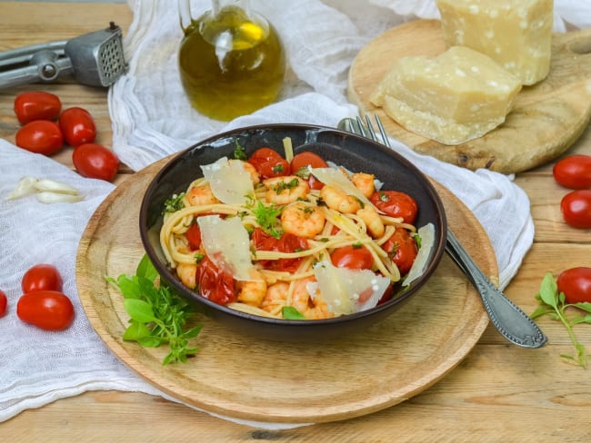 Spaghetti aux crevettes et tomates cerises (pâtes)
