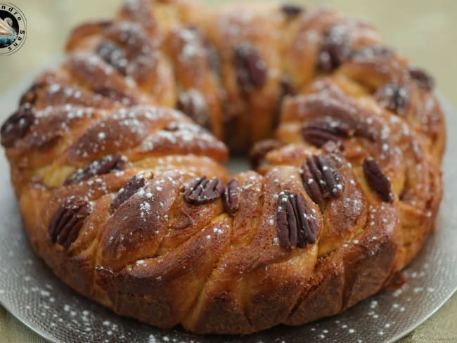 Brioche tressée garnie au dulce de leche