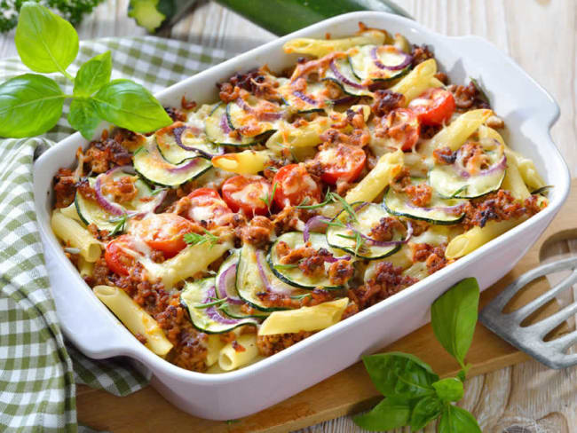 Délicieux Gratin des pâtes courgette et tomate