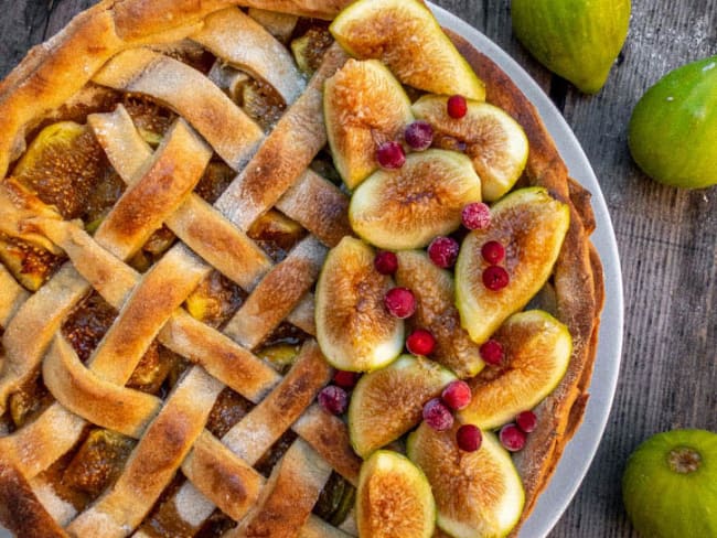 Tarte vegan aux figues fraîches, amandes et épices (cardamome, cannelle...)