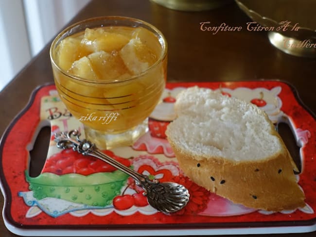 Confiture de citron en morceaux pour la dégustation à la cuillère 