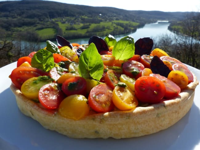 Tarte caprese à la tomate, panna cotta, mozzarella et basilic