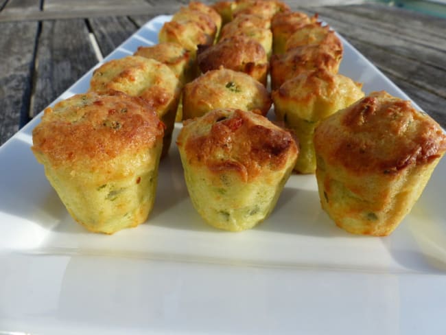 Cannelés au basilic et au parmesan