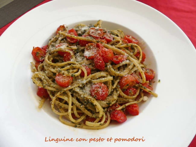 Linguine con pesto et pomodori